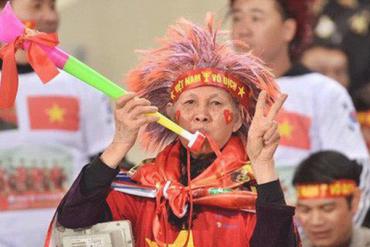 CĐV Việt Nam kêu gọi cấm kèn vuvuzela, trả lại bầu không khí trong sạch cho sân Mỹ Đình, đồng thời học hỏi cách cổ vũ chuyên nghiệp của Malaysia