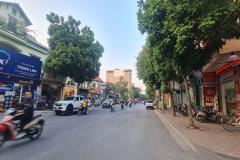 Chưa đến 5 tỷ có lô đất gần 50m2 trục chính kinh doanh, cửa chợ tại Gia Lâm. Lh