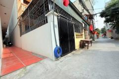 NHỈNH 5 TỶ XÍU Hàng Hiếm Giang Biên nhà đẹp 5T 1 nhà ra oto tránh. LH 0936123469