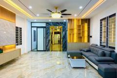 Bán nhà Nguyễn Văn Cừ Long Biên xây dựng 51m x 6 tầng thang máy oto đỗ gần giá 8 tỷ