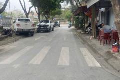 NHA DAN XAY- O TO DE NGAY DEM - GIAO THONG THUAN TIEN