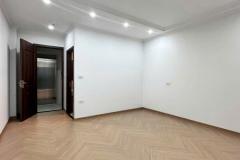 NGÕ 72 NGUYỄN TRÃI OTO VÀO NHÀ - THANG MÁY Dt 37m2 8 tầng mt 4.3m Giá 14.35 tỷ