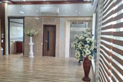 Cho thuê nhà có sân vườn dt 300m2 mặt đê Ngọc Thụy, Long Biên, HN