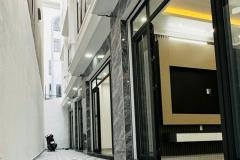 Bán nhà xây mới 50m 4 tầng Thiên Lôi gần AEON giá 3.35 tỉ ngõ cực nông