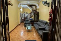 Cho thuê nhà nguyên căn ở ngõ 318 La Thành, 35m, 4 tầng 5pn, 3 wc, Giá 12 triệu