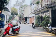 NHÀ DÂN XÂY- 2 THOÁNG- Ô TÔ 46 CHỖ ĐỖ CỬA- TIỆN ÍCH NGẬP TRÀN- CHO THUÊ VĂN PHÒNG- Ở