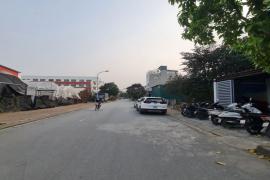 Trung tâm Gia Lâm. 90m2, mt 6m, 2 container tránh nhau. 800m ra Ngã tư Trâu Quỳ. Lh