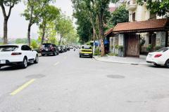 Biệt thự khu đô thị Việt Hưng, 240m x 4 tầng, mặt tiền 13m, khu vực cực sầm uất, kinh