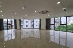 Văn Phòng Full Kính 110m2 Phố Trung Hoà, Cầu Giấy - 23 Tr/Tháng. Ô TÔ đỗ cửa