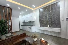 Cần Bán căn nhà 30m2, 5 tầng, giá chỉ 4,95 tỷ ,trên đường Nguyễn Văn Linh, Long Biên,