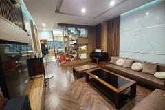 Siêu hiếm, bán nhà Võng Thị Lạc Long Quân, ô tô vào nhà, nhà đẹp ở ngay, 17 tỷ