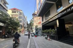 Vị trí vàng, bán nhà mặt phố Kim Mã Thượng 7 tầng thang máy, 80m, giá 34 tỷ