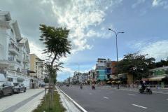 Bán Biệt thự 3 lầu mái Thái ngang 11m 275m2 có hầm T.máy Dương Quảng Hàm tặng NT 46.8