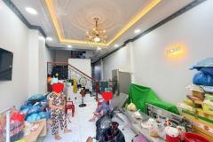 Bán nhà đường  Hồ Văn Tư, Trường Thọ, Thủ Đức. DT 64 m2, 4 tầng, SH. Giá 7.9 tỷ. LH: