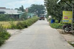 Sang ngang lô đất thổ 176m2 MT đường Nguyễn Trung Trực, Bến Lức SHR 3 tỷ 500 TL